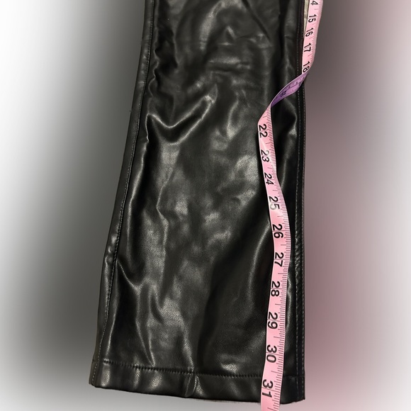 Abercrombie & Fitch 90’s Straight Faux Leather Pants - Picture 6 of 9